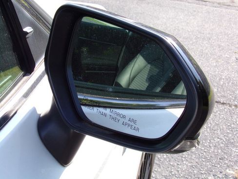 Used 2023 Toyota Camry SE image 39