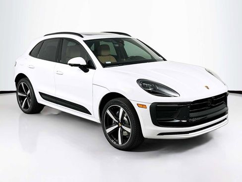 New 2026 Porsche Macan image 7