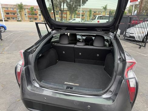 Used 2017 Toyota Prius Two w/ Prius Two Safety Plus Package FWD image 20