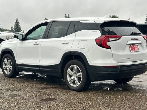 Used 2024 GMC Terrain SLE image 7