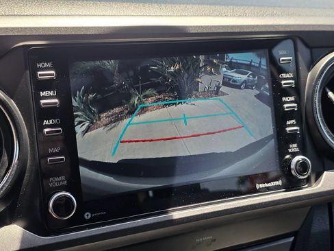 Used 2020 Toyota Tacoma TRD Off-Road w/ Technology Package RWD image 39