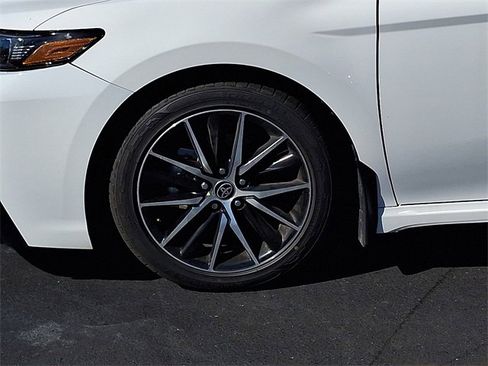 Used 2024 Toyota Camry SE image 25