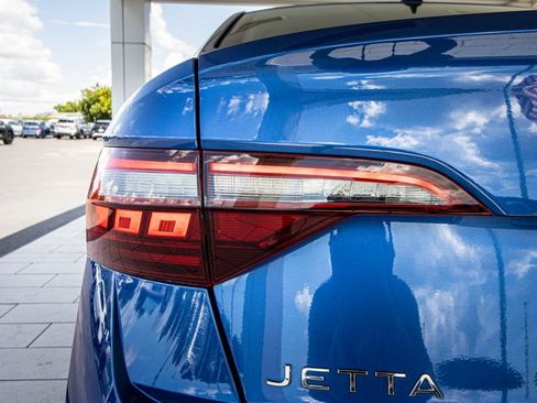 Used 2024 Volkswagen Jetta SE w/ Panoramic Sunroof Package FWD image 15