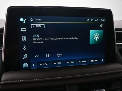 Used 2022 Chevrolet Suburban Z71 w/ Luxury Package image 34