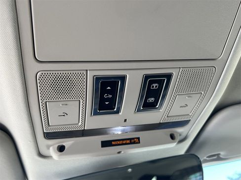 Used 2023 Land Rover Defender 110 X-Dynamic SE image 26