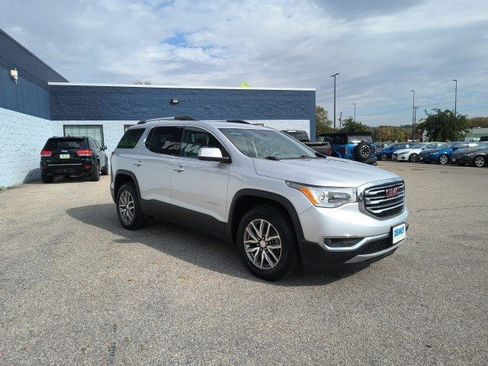 Used 2017 GMC Acadia SLE image 7