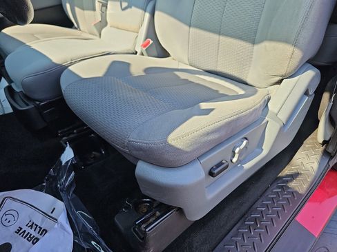 Used 2011 Ford F150 XLT w/ XLT Chrome Pkg RWD image 23