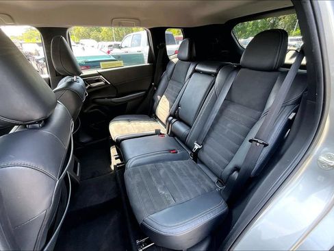 Used 2023 Mitsubishi Outlander SE Black Edition FWD image 20