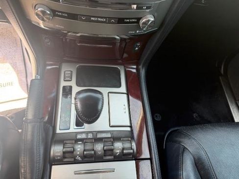 Used 2013 Lexus LX 570 4WD image 28