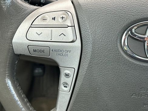 Used 2011 Toyota Camry XLE FWD image 24