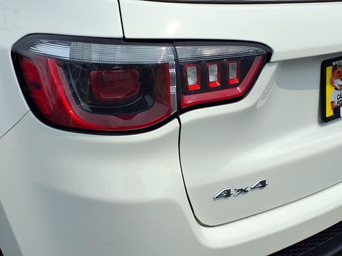 Used 2018 Jeep Compass Limited AWD/4WD image 22