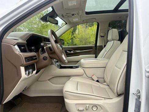 Used 2023 GMC Yukon Denali RWD image 27