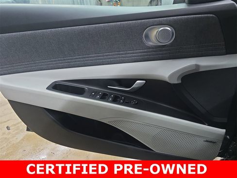 Certified 2025 Hyundai Elantra Limited image 27