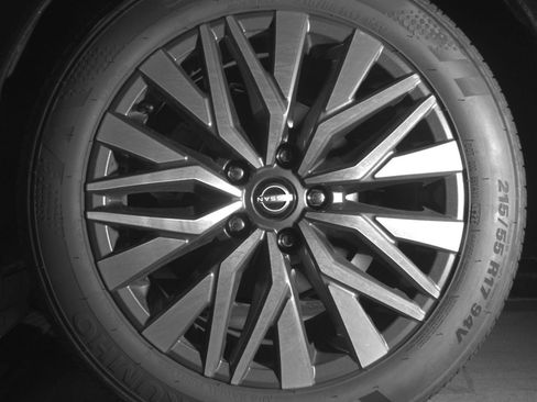 Used 2025 Nissan Altima 2.5 SV FWD image 17