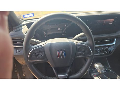 Used 2025 Buick Envista Sport Touring w/ Convenience II Package FWD image 20