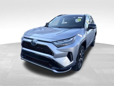 Used 2023 Toyota RAV4 XSE AWD/4WD image 4