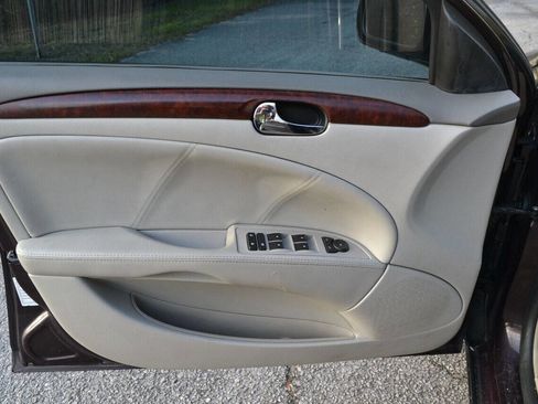 Used 2008 Buick Lucerne CXL image 15