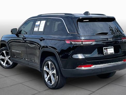 Used 2022 Jeep Grand Cherokee Limited 4xe w/ Luxury Tech Group II AWD/4WD image 12