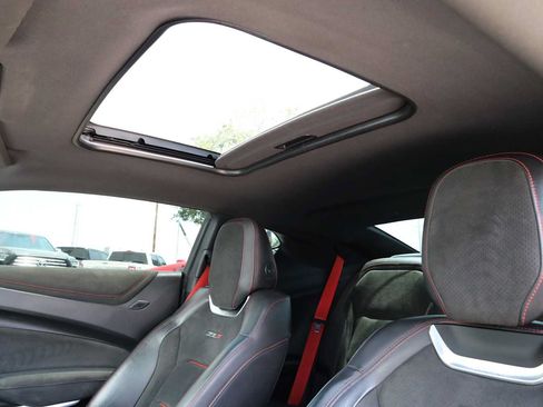 Used 2018 Chevrolet Camaro ZL1 RWD image 5