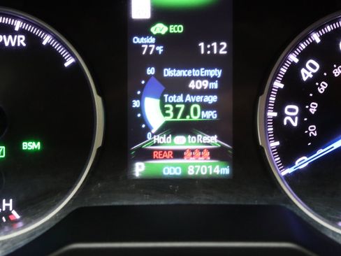 Used 2022 Toyota RAV4 XLE AWD/4WD image 42