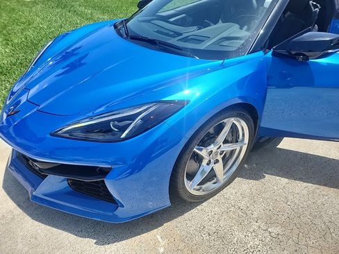 Used 2025 Chevrolet Corvette E-Ray w/ ZER Performance Package AWD/4WD image 1