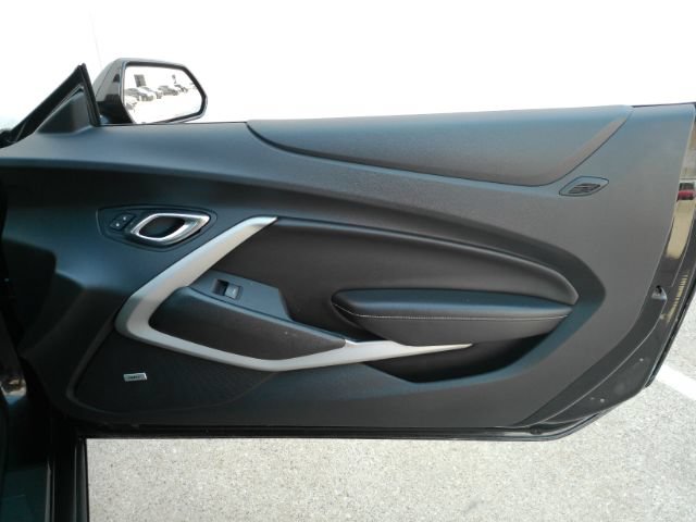 Used 2017 Chevrolet Camaro LT RWD image 15