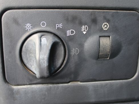 Used 2004 Ford F250 XL image 28