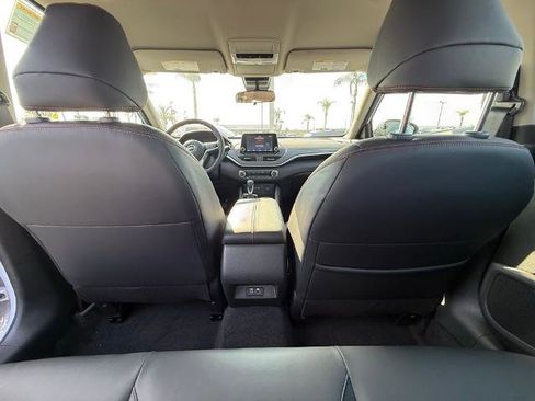 New 2025 Nissan Altima 2.5 SR image 13