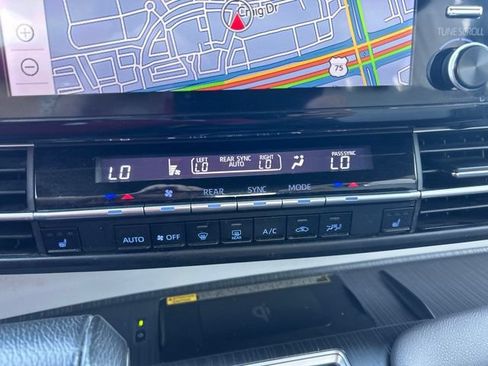 Used 2023 Toyota Sienna XSE w/ XSE Plus Package AWD/4WD image 20