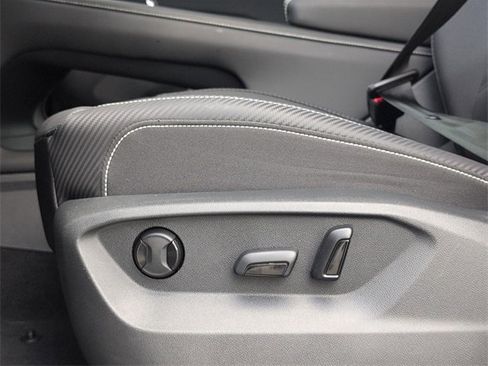 Used 2024 Volkswagen Atlas Cross Sport SE image 10