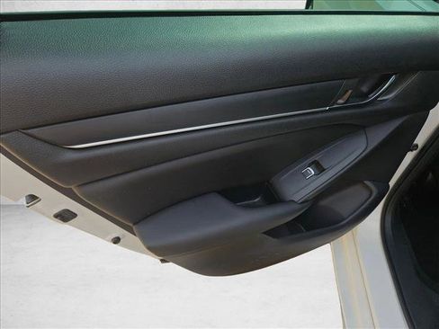 Used 2019 Honda Accord Sport image 11
