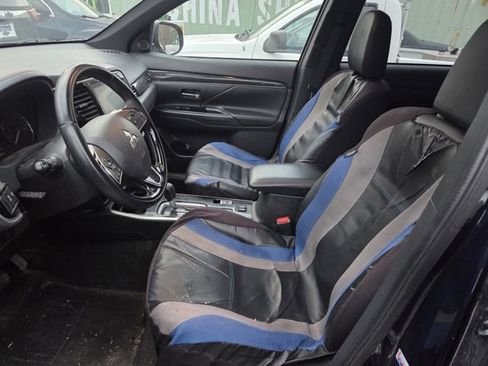 Used 2020 Mitsubishi Outlander LE image 9