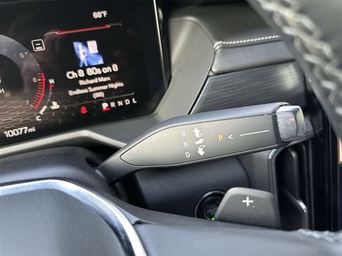 Used 2025 GMC Acadia Elevation image 17