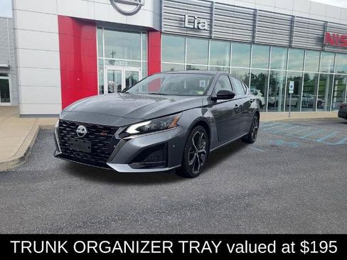 Certified 2023 Nissan Altima 2.5 SR w/ SR Premium Package FWD image 7