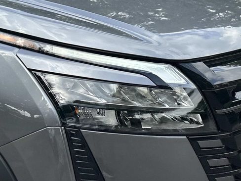New 2026 Nissan Pathfinder SL FWD image 10