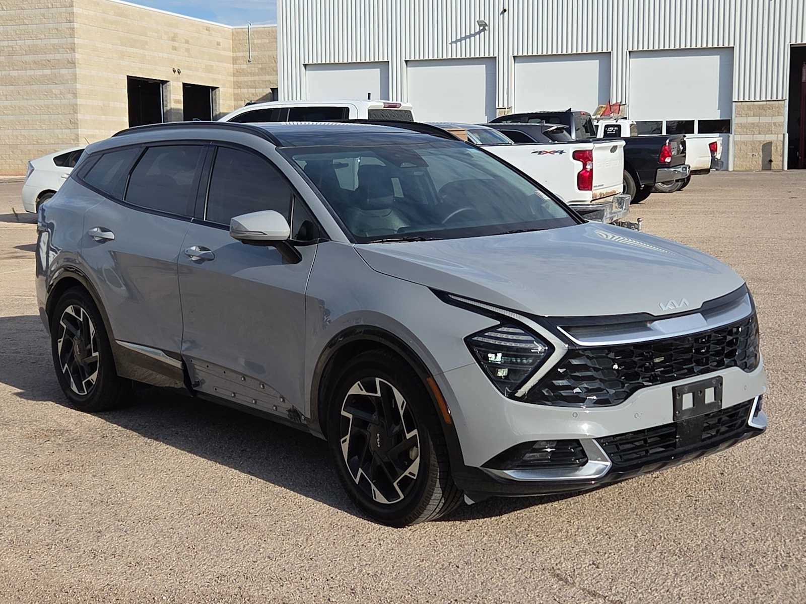 Used 2025 Kia Sportage SX FWD image 2