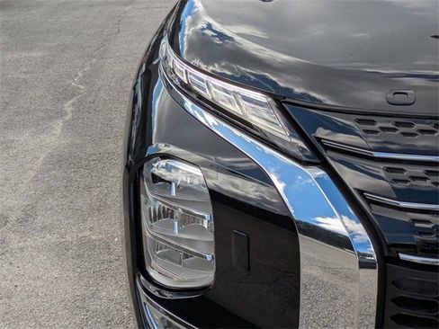 New 2025 Mitsubishi Outlander SEL image 9