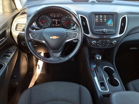 Used 2018 Chevrolet Equinox LT image 17