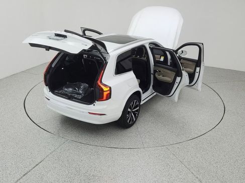 New 2026 Volvo XC90 B5 Core image 19