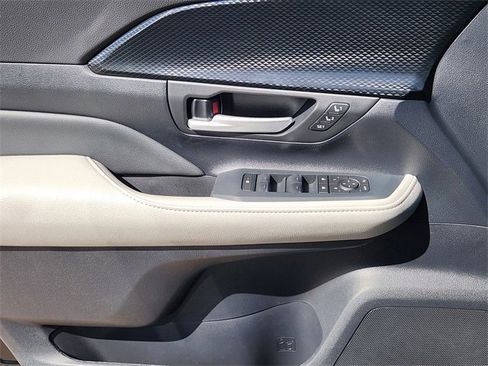 New 2026 Toyota Grand Highlander AWD Hybrid image 15