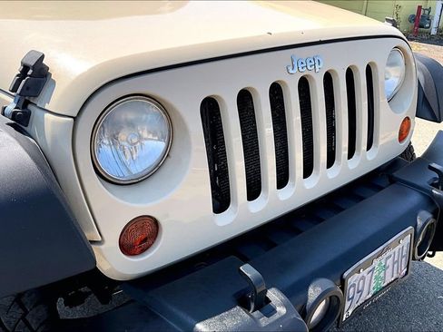 Used 2011 Jeep Wrangler Unlimited Sport AWD/4WD image 32
