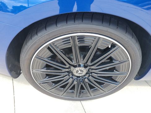 Used 2025 Mercedes-Benz CLE 300 4MATIC Coupe image 9