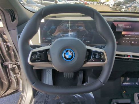 Used 2025 BMW iX xDrive50 AWD/4WD image 19