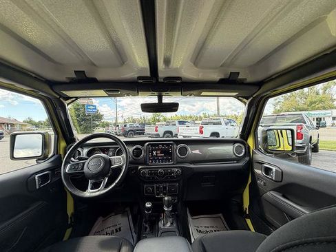 Used 2023 Jeep Wrangler Unlimited Sahara w/ Cold Weather Group AWD/4WD image 18