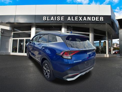 Used 2023 Kia Sportage EX AWD/4WD image 6