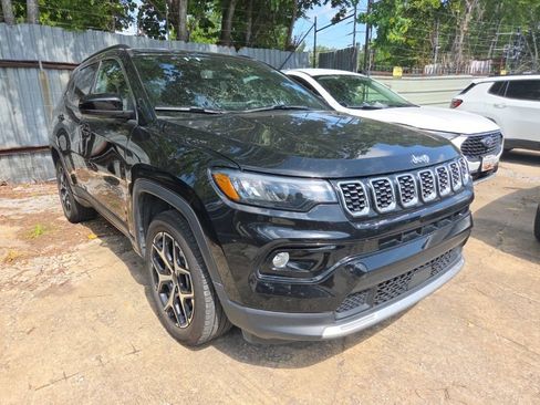 Used 2025 Jeep Compass Limited AWD/4WD image 6
