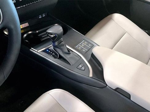 Used 2023 Lexus UX 250h AWD w/ Premium Package image 18