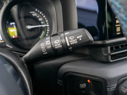 Used 2024 Jeep Wrangler High Altitude AWD/4WD image 29