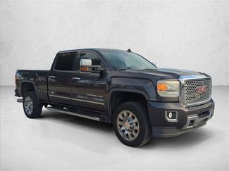Used 2015 GMC Sierra 2500 Denali w/ Duramax Plus Package video 3