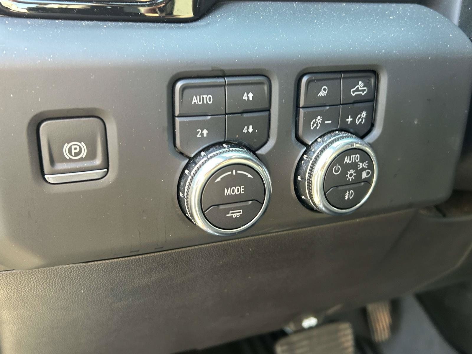 Used 2024 GMC Sierra 1500 AT4 w/ Technology Package AWD/4WD image 21